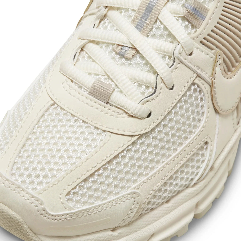 Nike Zoom Vomero 5 'Metallic Silver Platinum Violet' W (2025)