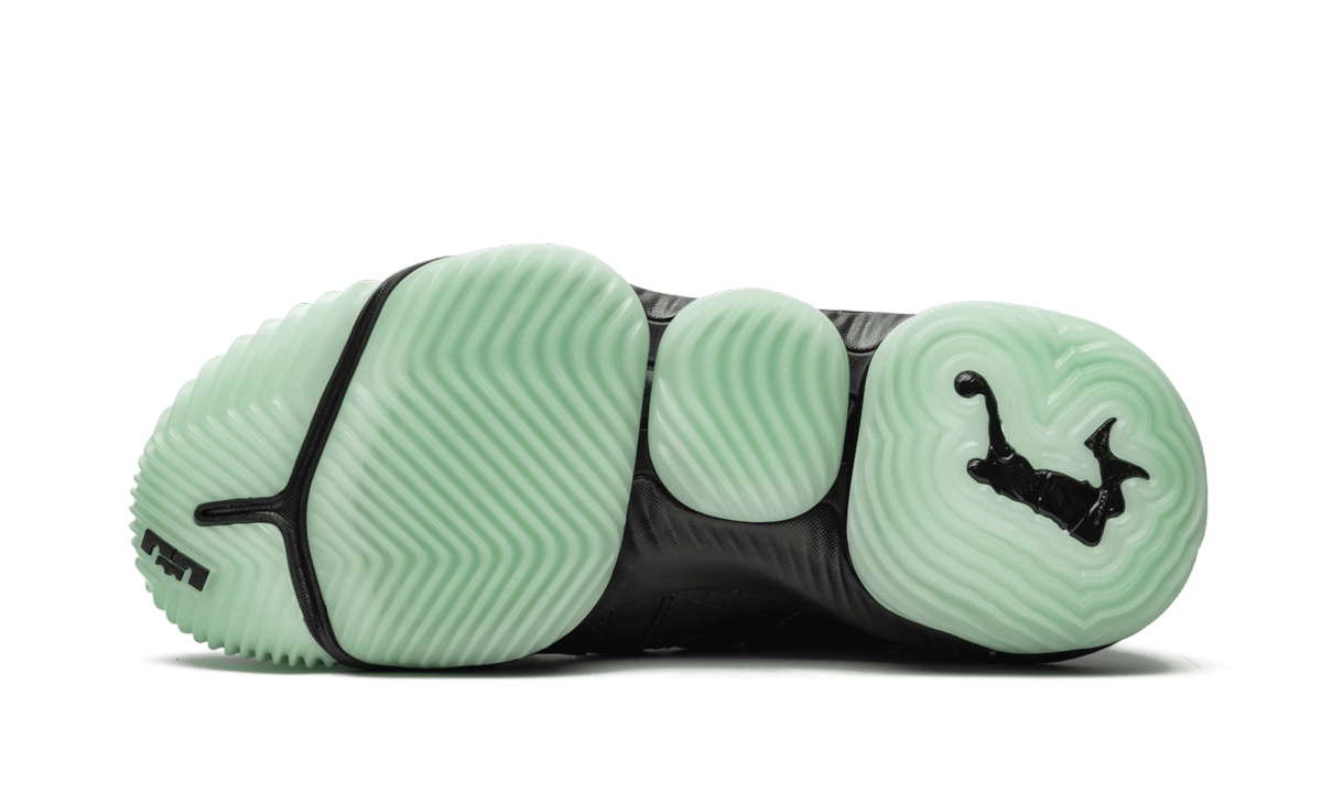 Lebron 16 SB "Glow" CD2451 001