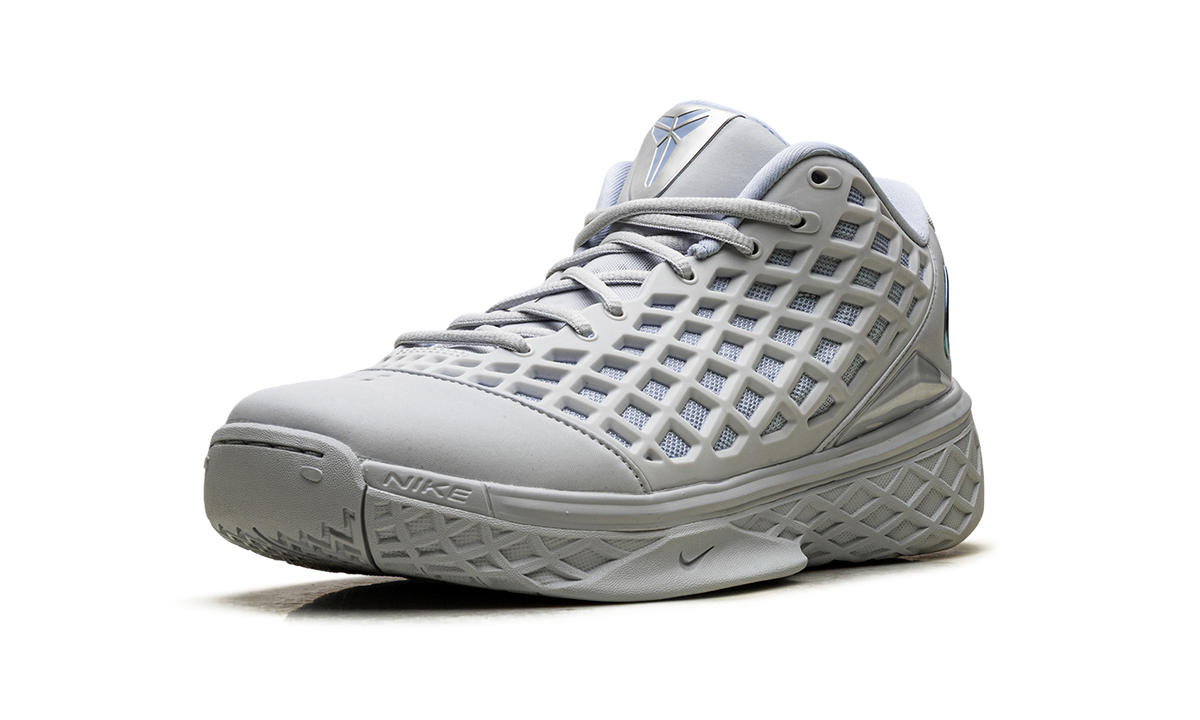 Kobe 3 Low Protro "Platinum Grey" IV7127 001