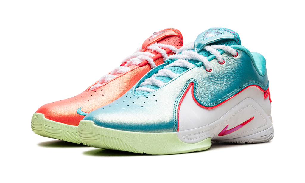 LeBron 22 "Christmas" HV5147 600