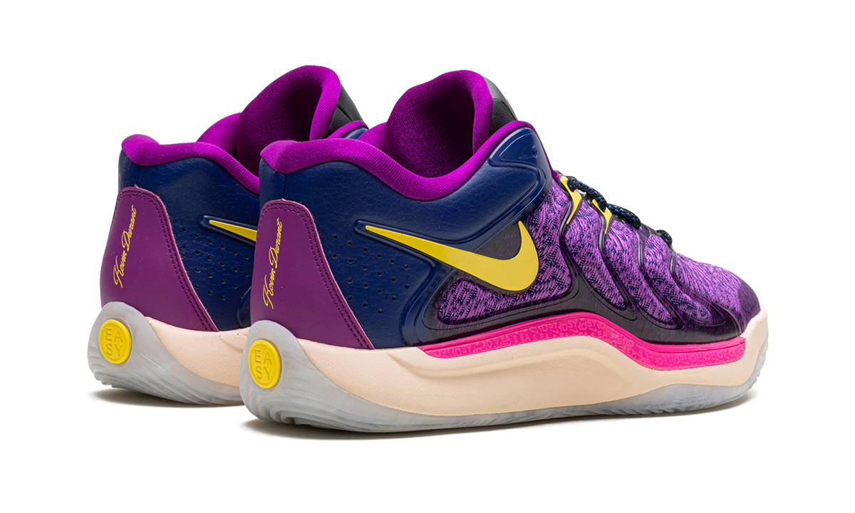 KD 17 "Travel Ball" FJ9487 400
